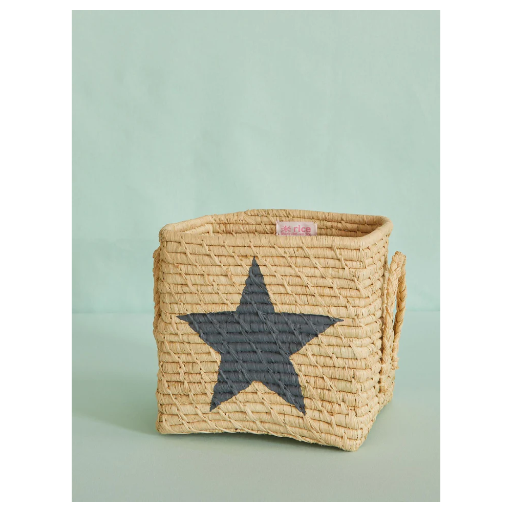 Cesta cuadrada de rafia con estrella Rice - Happyideas.com